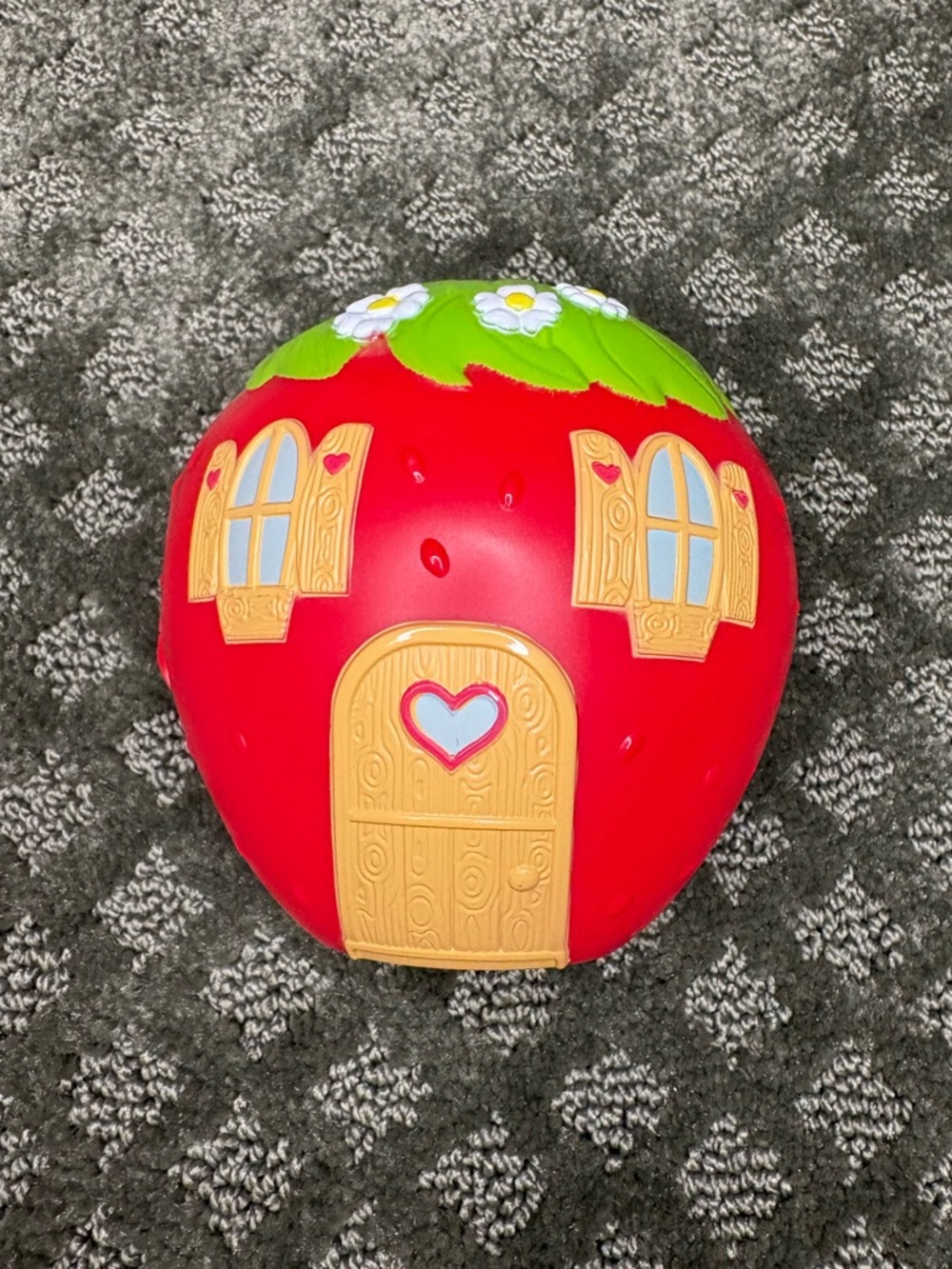 L.O.L. Surprise! Strawberry Playhouse